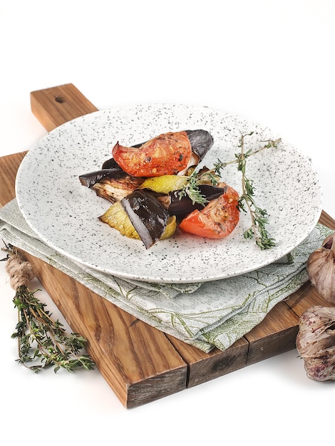 danie główne na talerzu